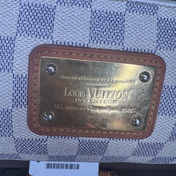 Louis Vuitton Eva Clutch with Checkered Pattern and Leather Trim - Picture 2 of 14